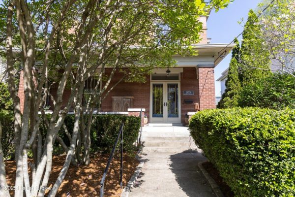 1629 Rosewood Avenue